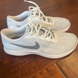Nike Flex Contact Running Shoe